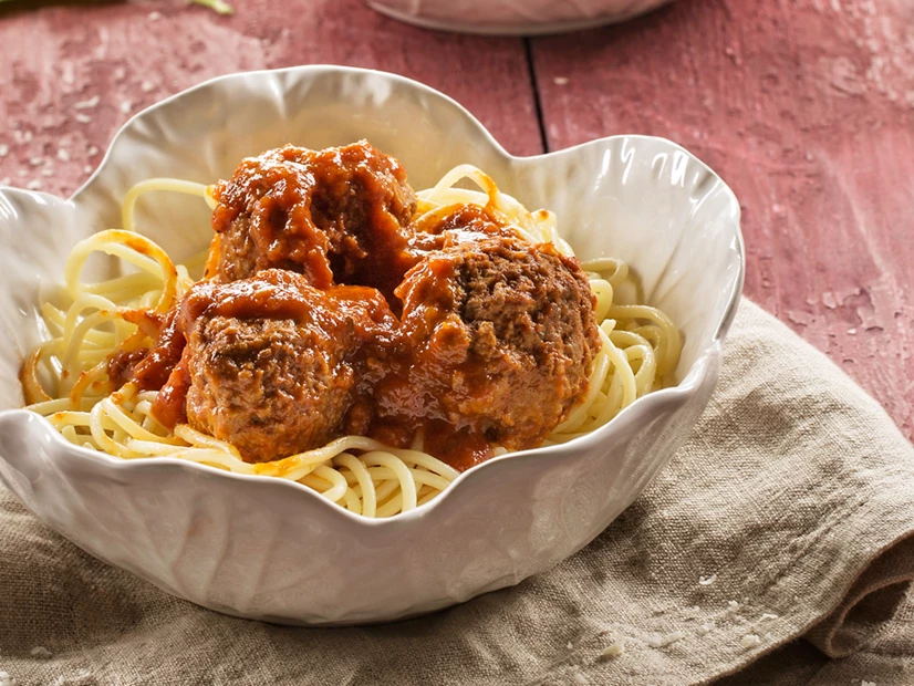 Foto de esparguete com almôndega